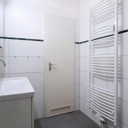 Apartment Center I 655 *